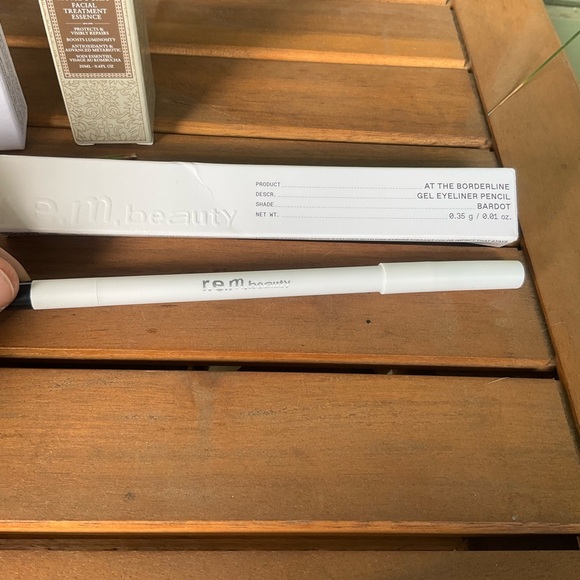 Beauty Bundle 7 pc set - Picture 5 of 9